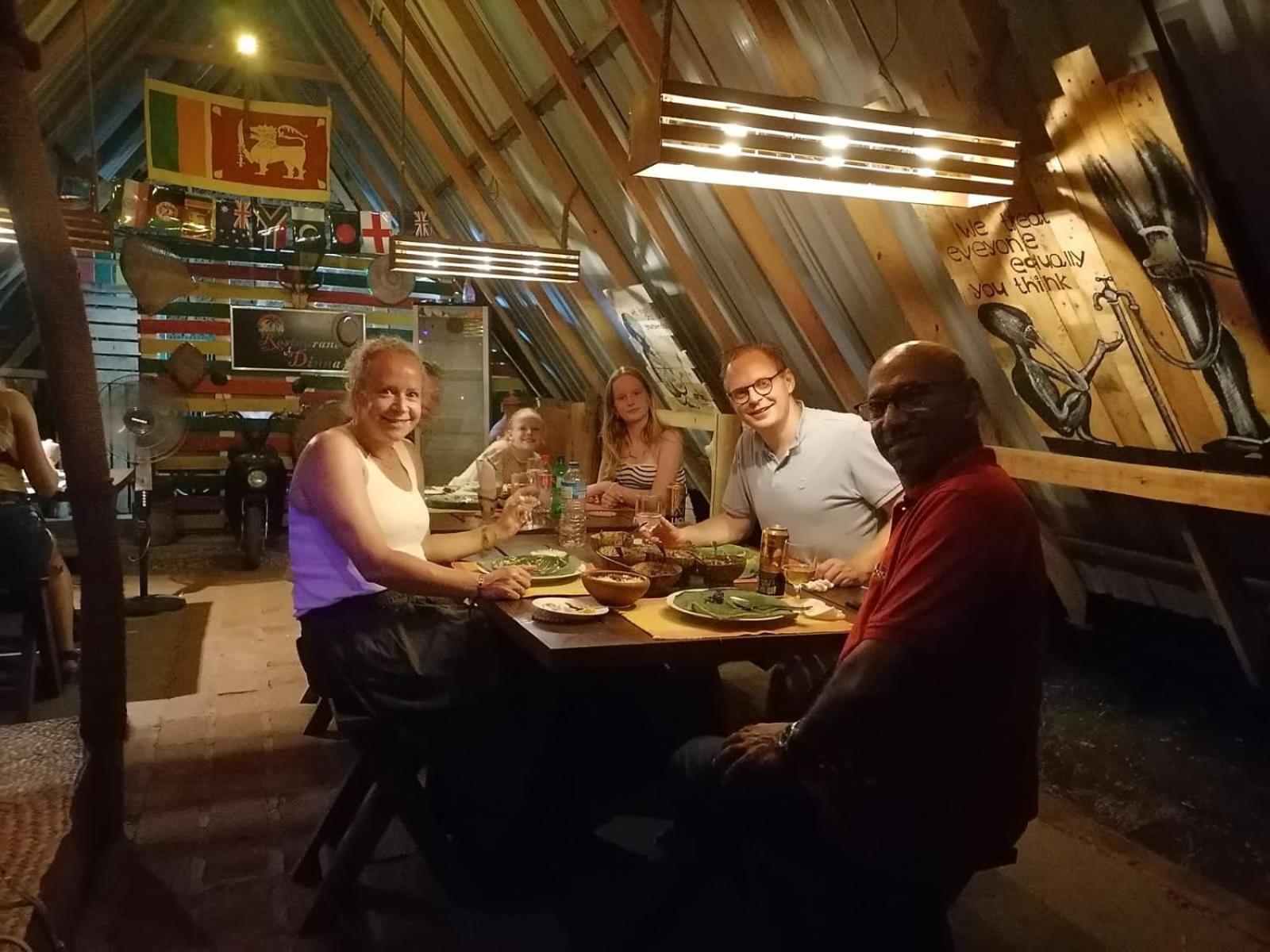 Dinna Nature Hostel Σιγκιρίγια Εξωτερικό φωτογραφία