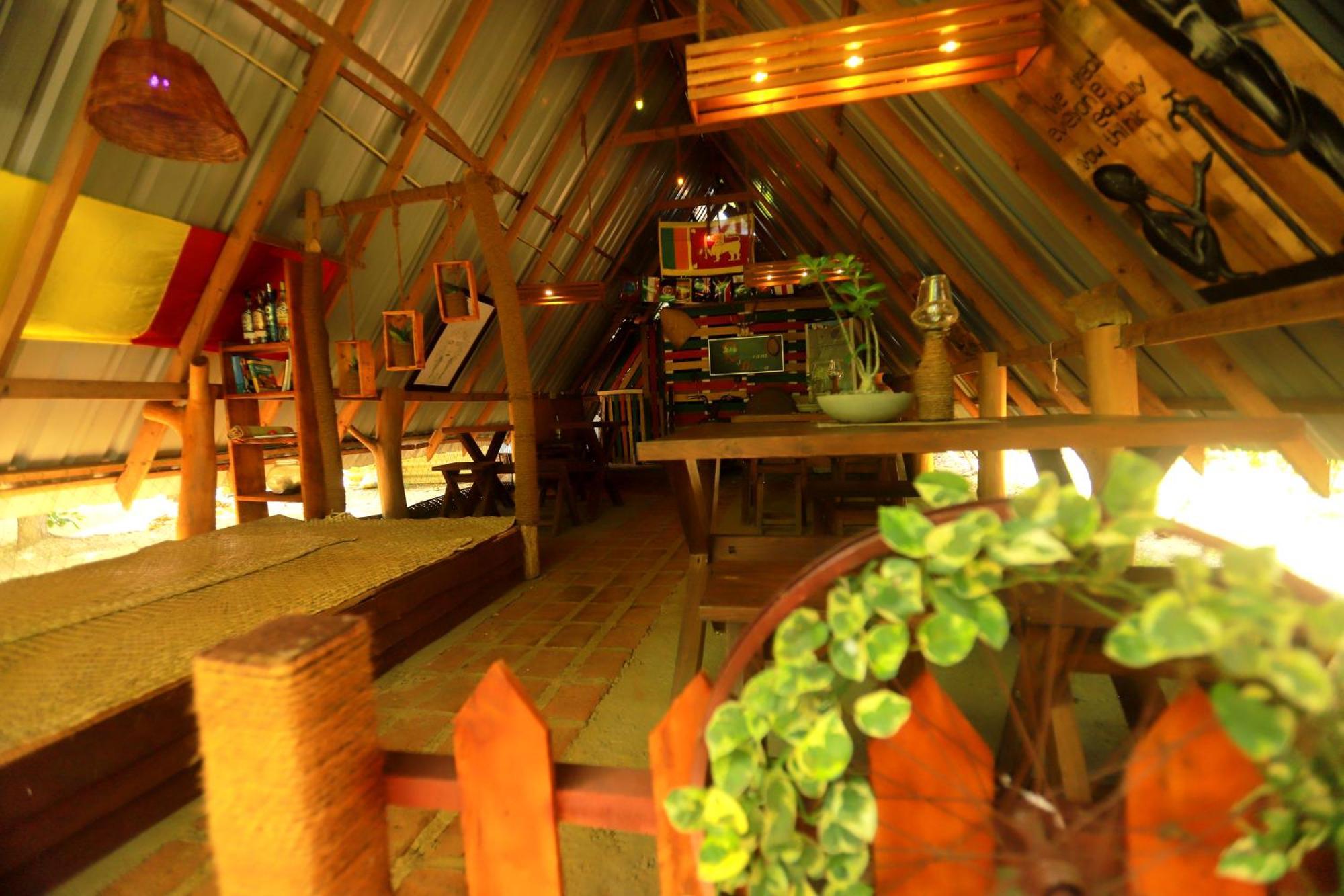 Dinna Nature Hostel Σιγκιρίγια Εξωτερικό φωτογραφία