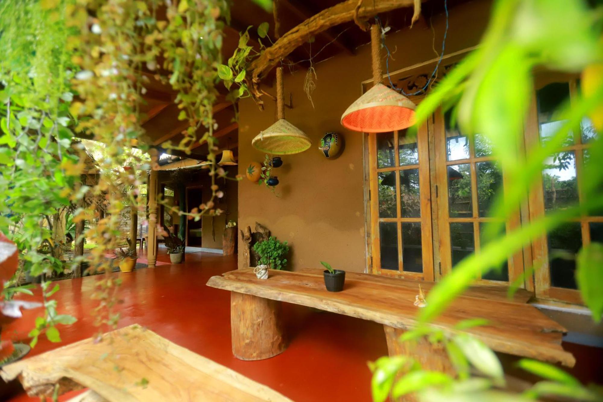 Dinna Nature Hostel Σιγκιρίγια Εξωτερικό φωτογραφία