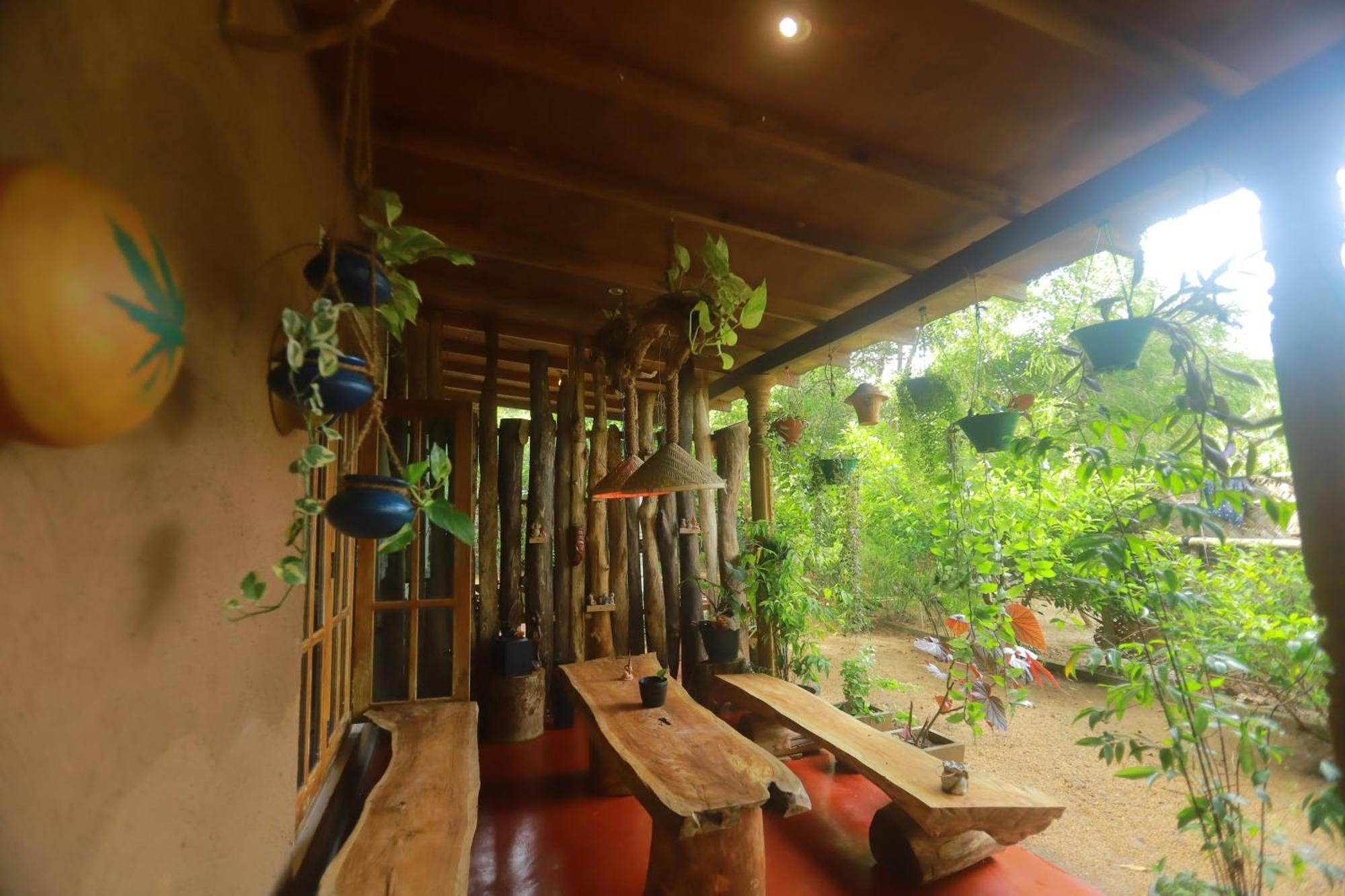 Dinna Nature Hostel Σιγκιρίγια Εξωτερικό φωτογραφία