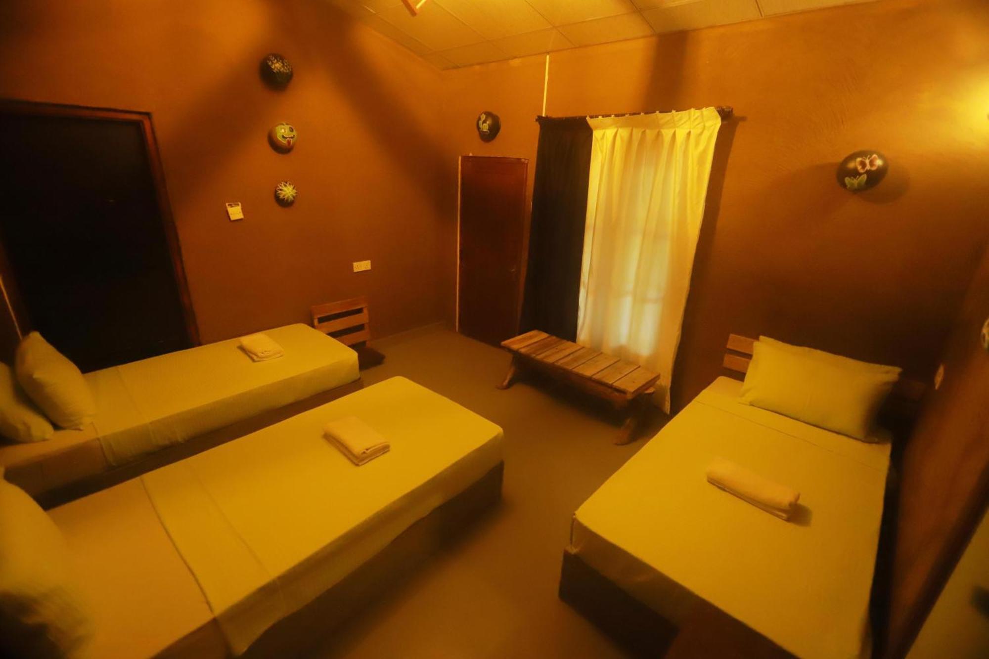 Dinna Nature Hostel Σιγκιρίγια Εξωτερικό φωτογραφία