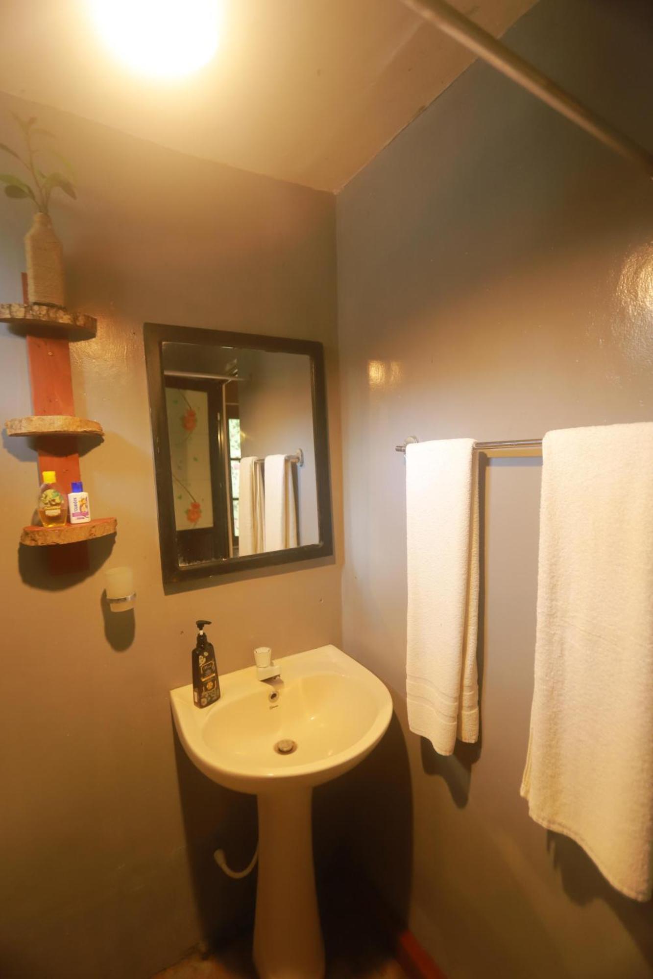 Dinna Nature Hostel Σιγκιρίγια Εξωτερικό φωτογραφία